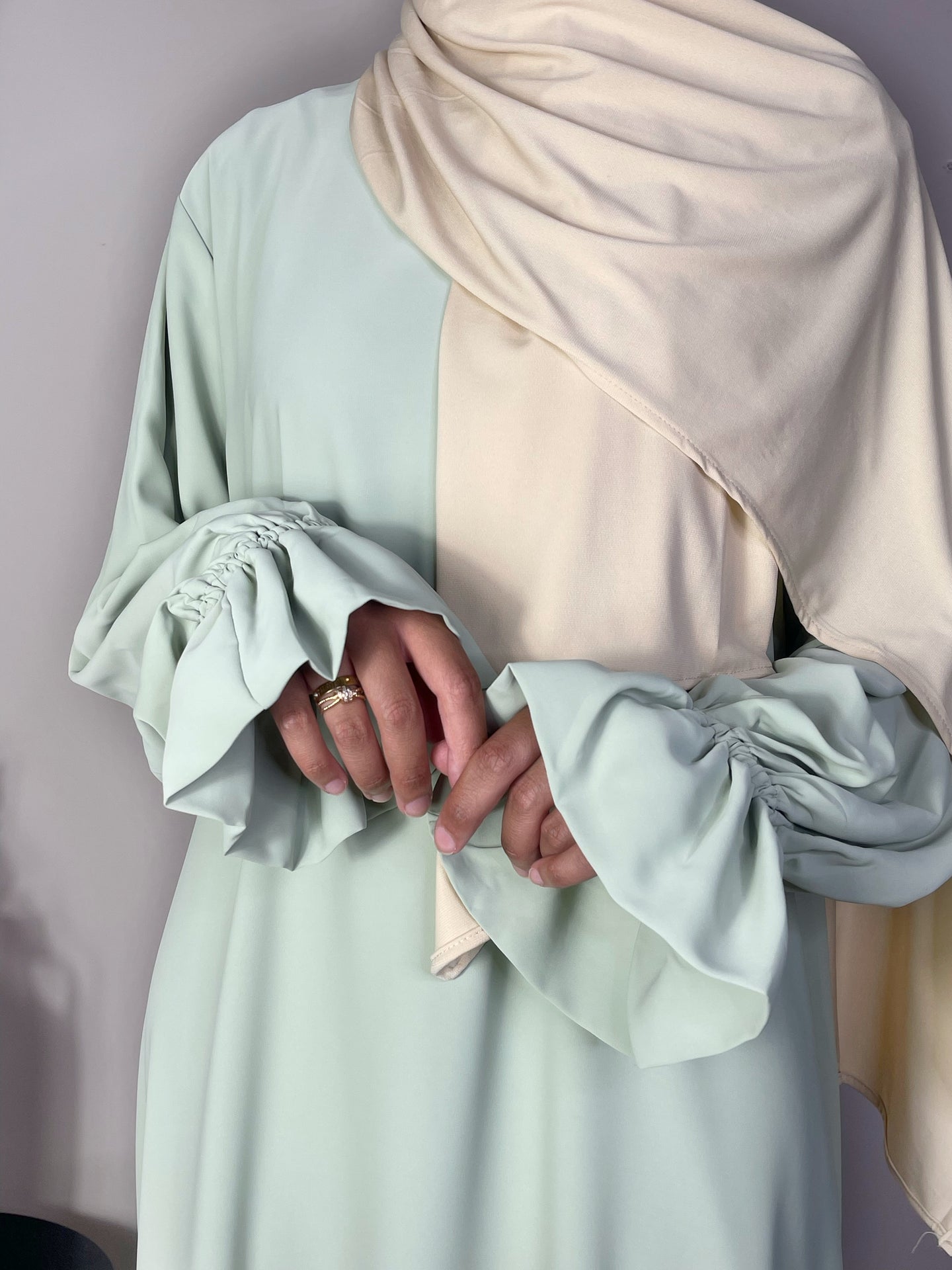 Abaya met elegante mouwtjes - Pastel green