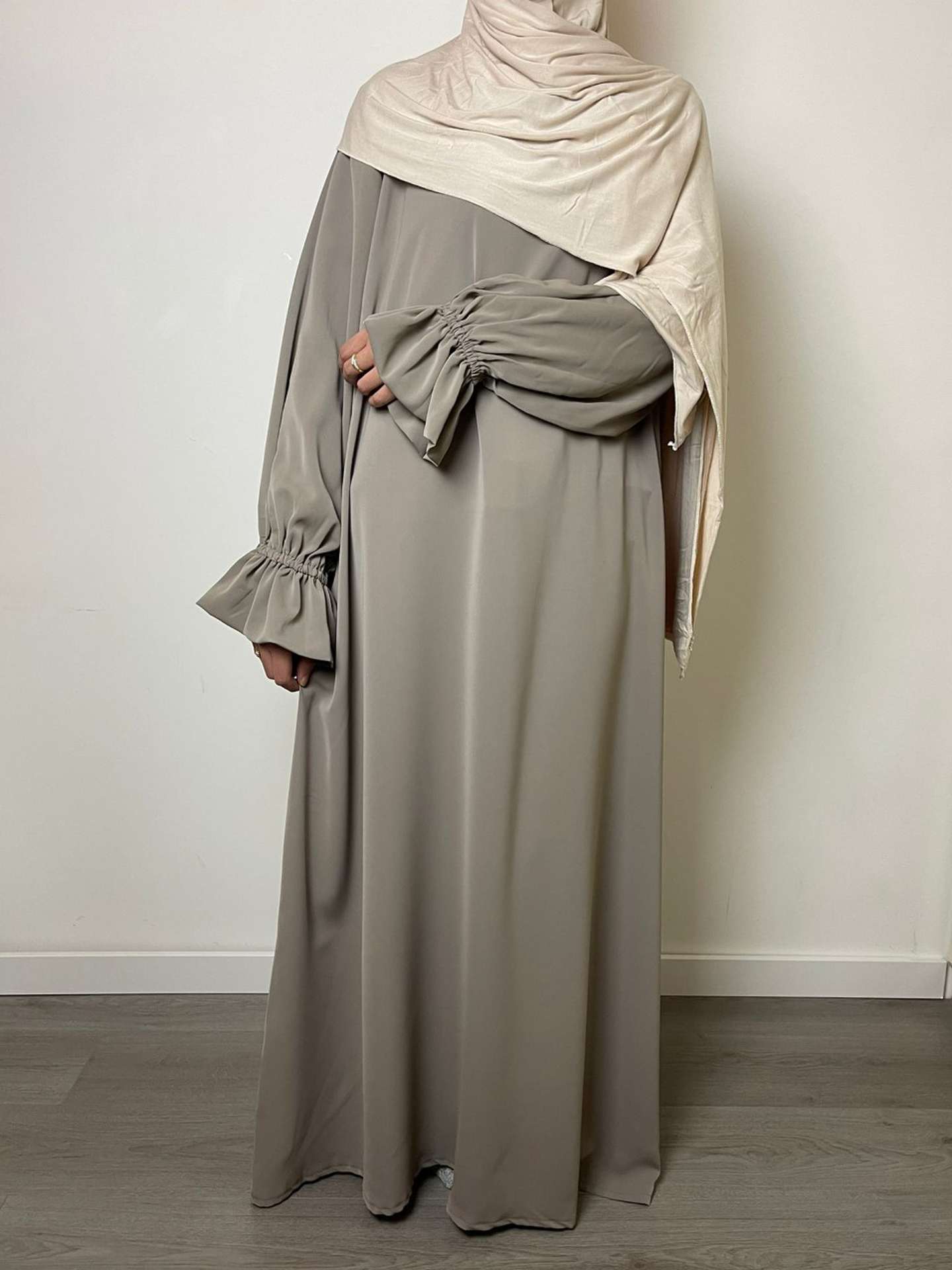 Abaya met elegante mouwtjes - Dark Taupe